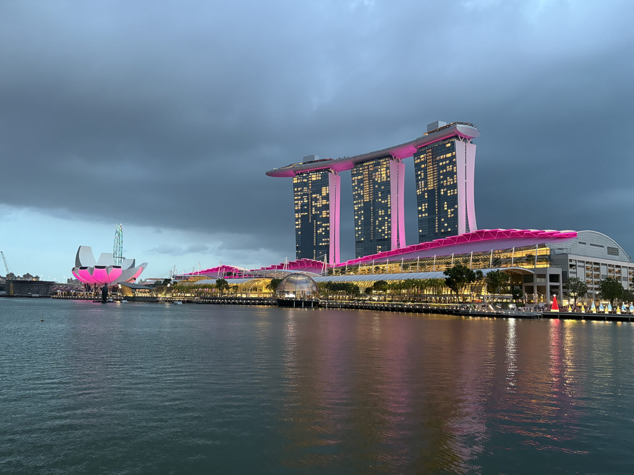 マリーナベイサンズ夕景